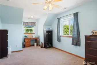 Upstairs Bedroom #2