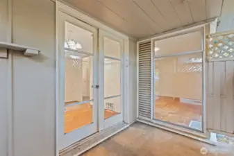 ENCLOSED PORCH/PATIO