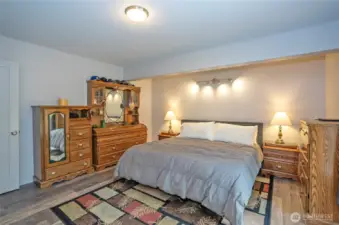 Large primary bedroom with ensuite