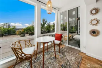 Dinning space with amazing views.