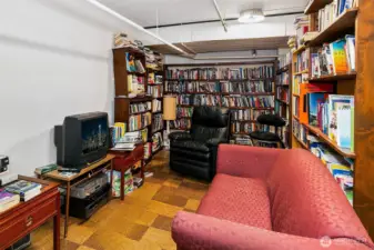 Extra hosting and entertaining space