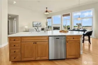 Large island with beauiful cabinets and brand new quartz