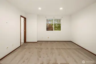 Large Primary Suite w/Walk in Closet and Private Bathroom