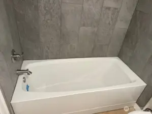 We SUPERSIZED the tub, to a FULL SIX FEET! No more tiny tubs, this thing is HUGE!