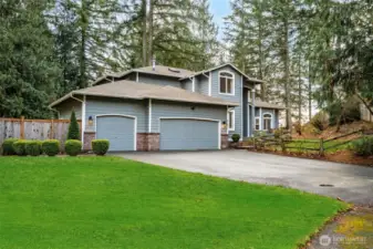 Welcoming curb appeal from the front of this home, perfectly situated at the end of a quiet cul-de-sac in the desirable Quail Creek neighborhood.