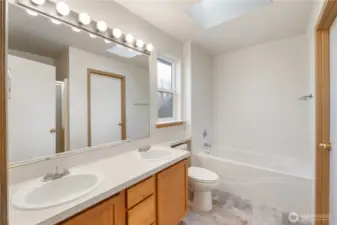 Primary 5 piece Bathroom