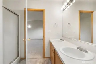 Primary 5 piece Bathroom