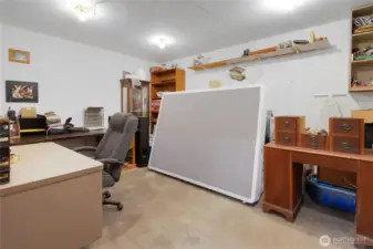 Office space in Shop