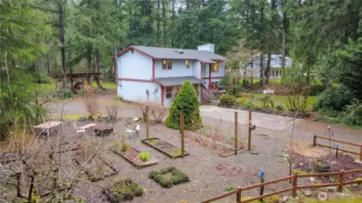 Garden, Gathering Space, Fire pit.