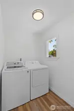Laundry area, w/d included
