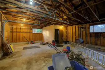More of the detached garage interior