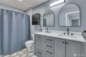 Another view of the upper level full bath