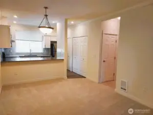 Kitchen & Dinning area
