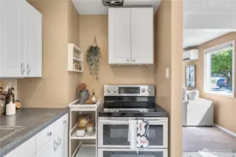 Stainless Steel stove with dual oven feature!