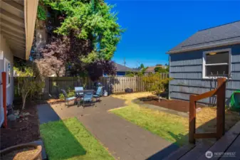 Open outdoor space great for entertaining