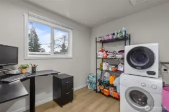 Utility room with Washer/Dryer