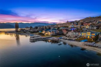 Rare no-bank waterfront