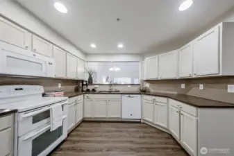 Large updated kitchen