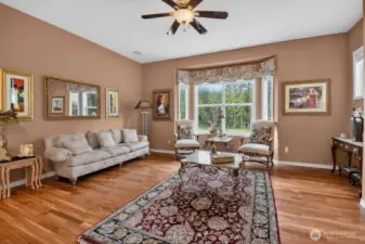 Spacious, Bright, Bay Window, Fireplace and Fully Equipped Media Niche with Surround Sound.