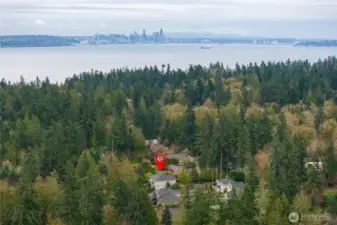 Walking distance to Murden Cove and Yaquina Beach