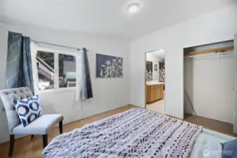 Primary with en-suite
