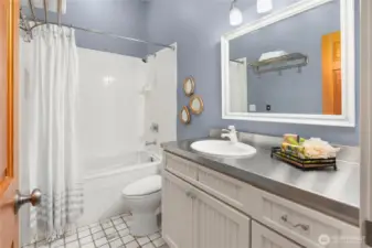 Upper-level full bathroom.