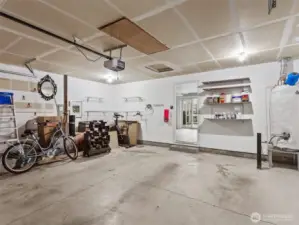 Garage.