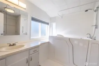 Primary bath