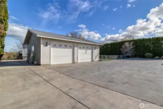 Detached garage front