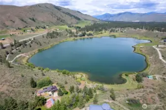 550 Ft lake frontage