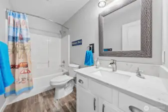 Upstairs main bathroom