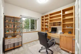 Virtually staged office