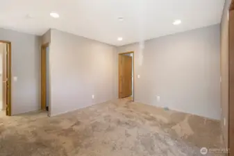 bonus room/office/media room