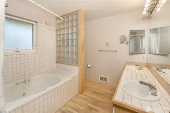 Primary bath