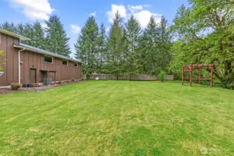 SO MUCH SPACE!! Garden? Pickleball court? Pool?  its up to you!