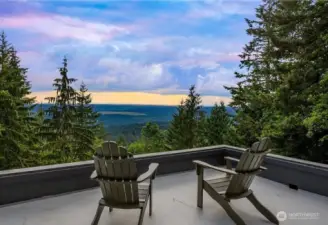 An incredible space to enjoy glorious sunsets!