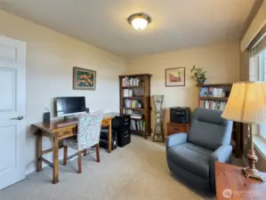 Bedroom - or Office