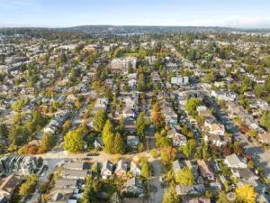 Aerial photo looking east. Impressive 87 walk score and 89 bike score! Placing you only minutes away from the UW, Amazon, downtown and 520.