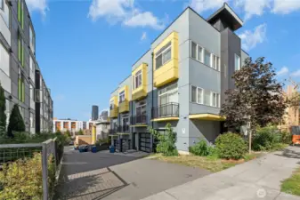 Conveniently located between downtown, Capitol Hill, stadiums, I-90/I-5, and the International District.