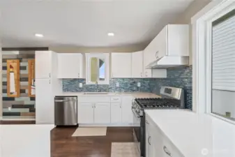 Beautiful updated kitchen with custom tilework