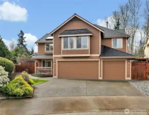 This beautiful home sits on a quiet cul-de-sac in the Renton Highlands. A wide driveway offers lots of off-street parking.