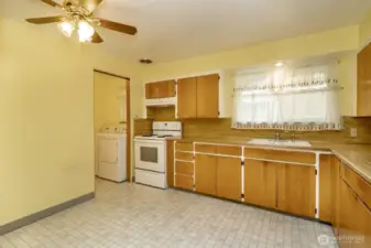 Kitchen with eating area