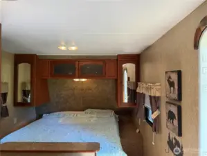 Queen sized bed.  Trailer is in very good condition.