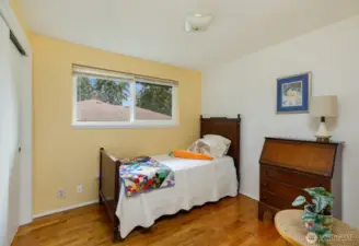 Middle Bedroom