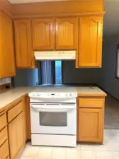 Stove with lots of counter