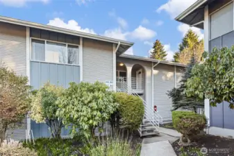 Beautiful 1 bedroom Lake Sammamish home. Welcome!