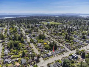 Blocks from Maple Leaf Reservoir Park, Macrina Bakery, Cloud 9 Coffee, and other amentities!