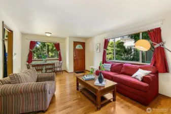 Spacious LR shaded by western yard maple tree