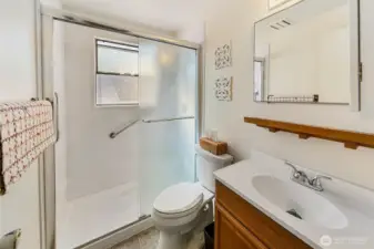Main floor 3/4 bath
