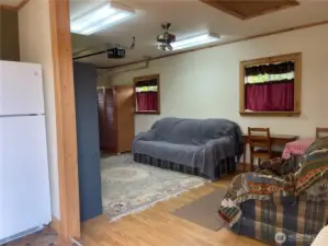Now moving to the living area and right....